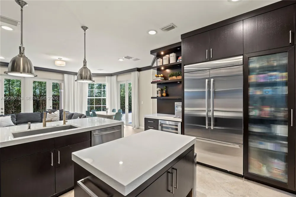 19473 38th Ct Sunny Isles Beach, FL 33160
