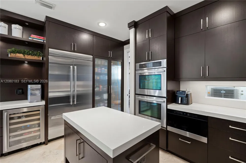 19473 38th Ct Sunny Isles Beach, FL 33160