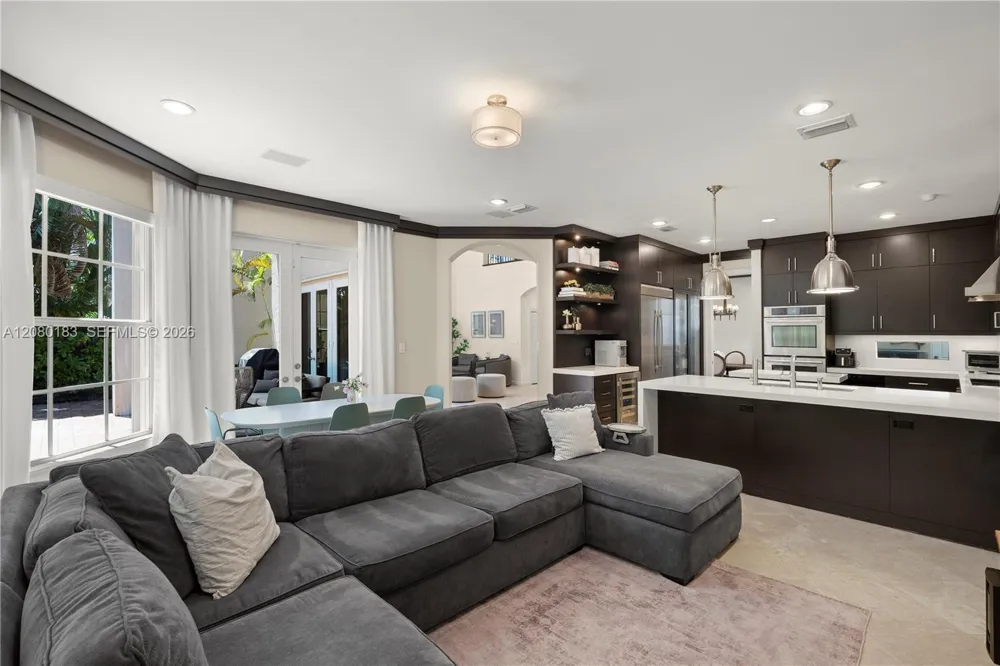 19473 38th Ct Sunny Isles Beach, FL 33160