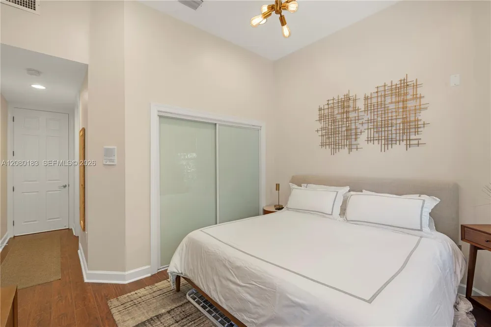 19473 38th Ct Sunny Isles Beach, FL 33160