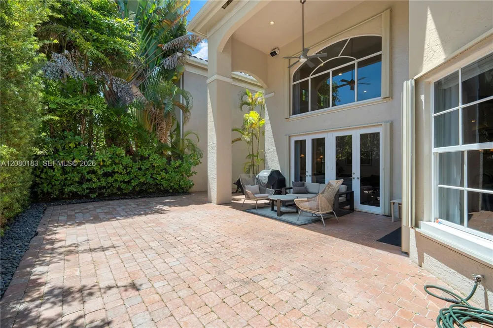 19473 38th Ct Sunny Isles Beach, FL 33160