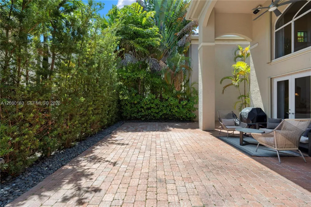 19473 38th Ct Sunny Isles Beach, FL 33160