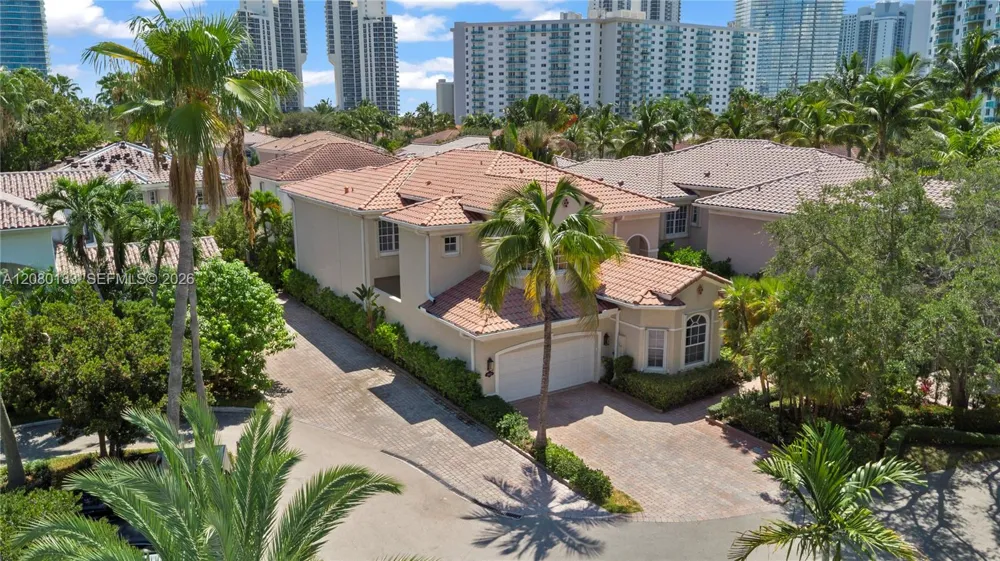 19473 38th Ct Sunny Isles Beach, FL 33160