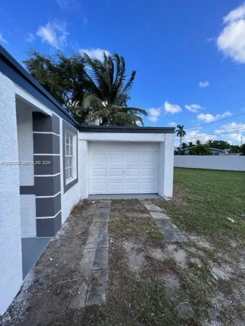 43 Newton Rd #0 West Park, FL 33023