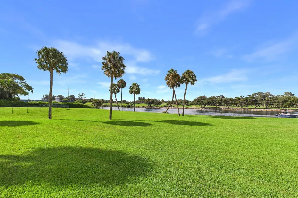 336 GOLFVIEW ROAD #708 North Palm Beach, FL 33408