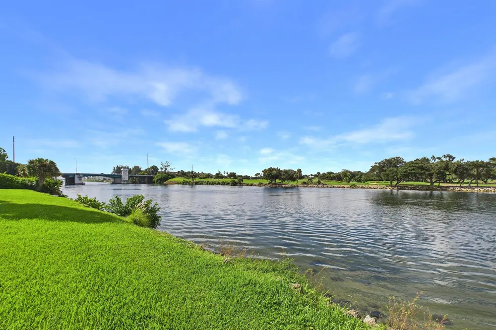 336 GOLFVIEW ROAD #708 North Palm Beach, FL 33408