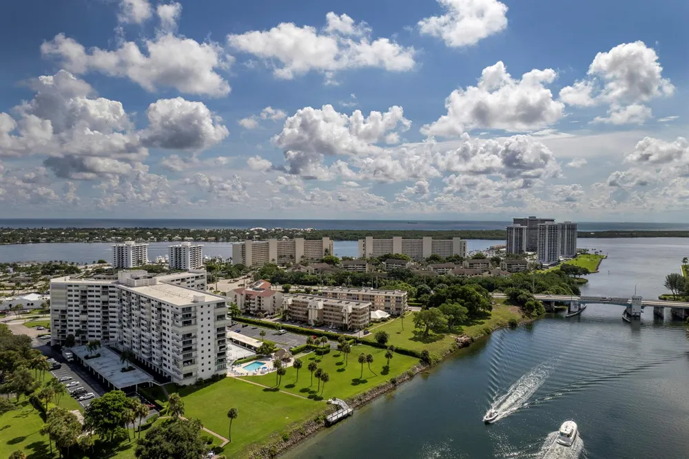 336 GOLFVIEW ROAD #708 North Palm Beach, FL 33408