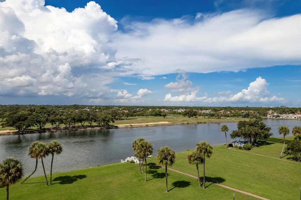 336 GOLFVIEW ROAD #708 North Palm Beach, FL 33408