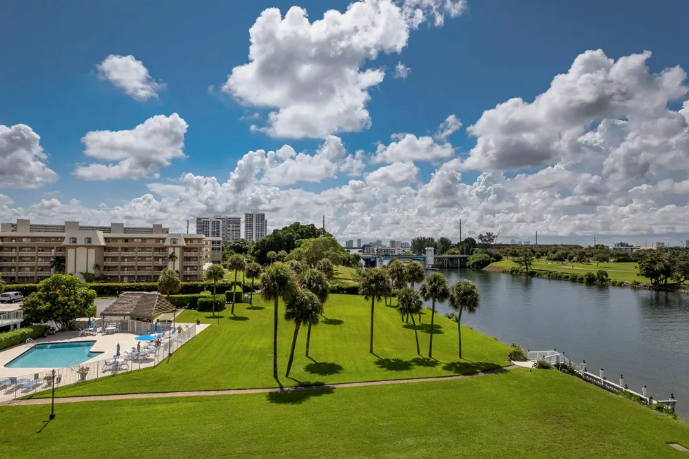 336 GOLFVIEW ROAD #708 North Palm Beach, FL 33408
