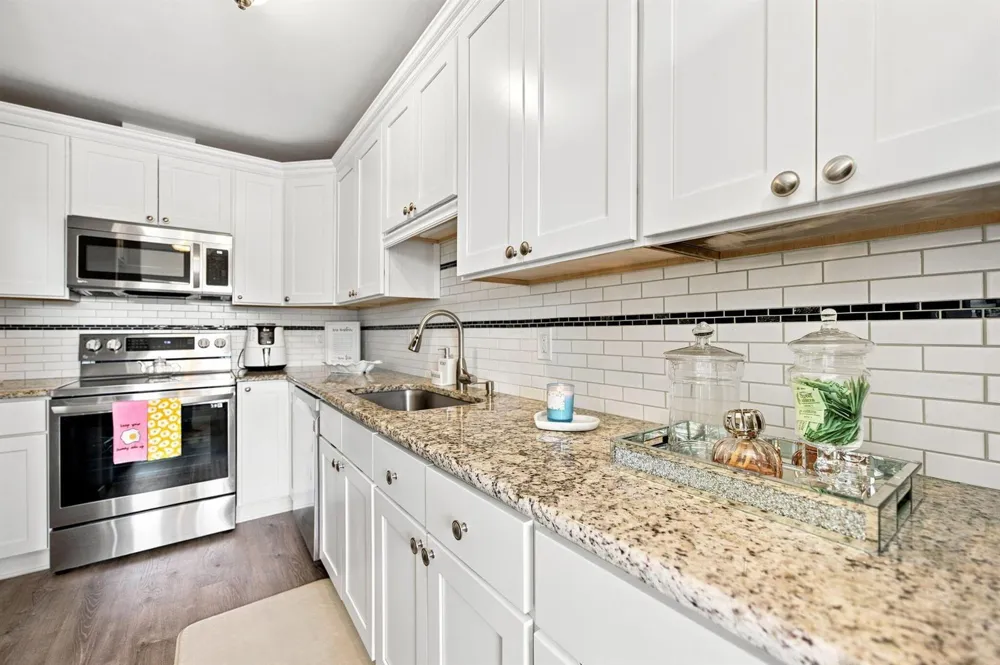 1121 CACTUS TERRACE #203 Delray Beach, FL 33445