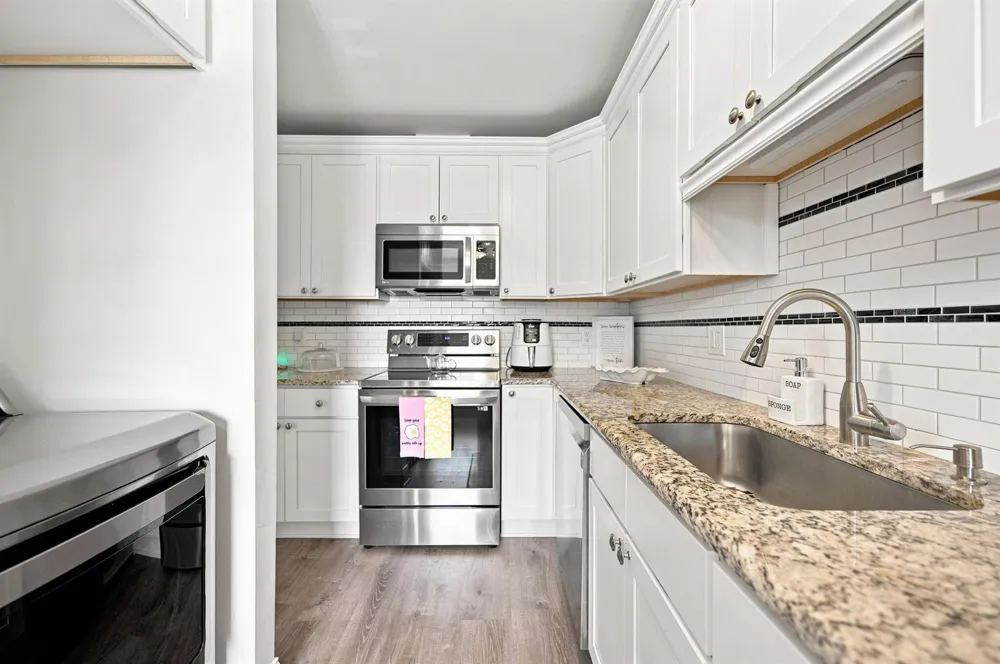 1121 CACTUS TERRACE #203 Delray Beach, FL 33445