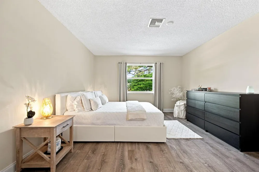 1121 CACTUS TERRACE #203 Delray Beach, FL 33445