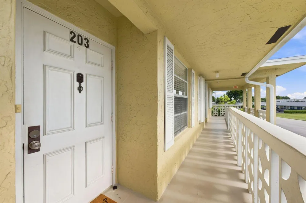 1121 CACTUS TERRACE #203 Delray Beach, FL 33445