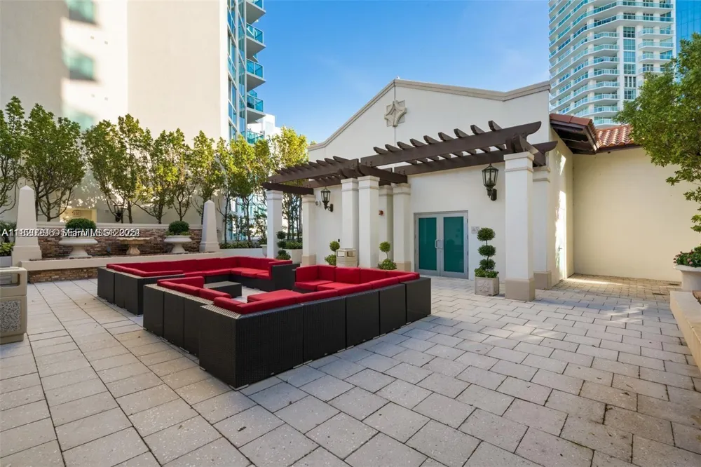 1121 CACTUS TERRACE #203 Delray Beach, FL 33445