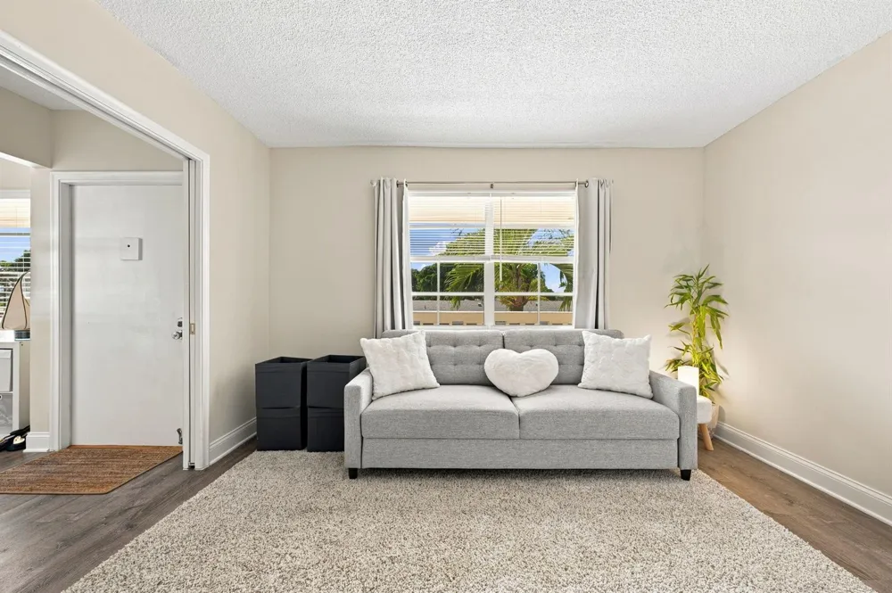 1121 CACTUS TERRACE #203 Delray Beach, FL 33445