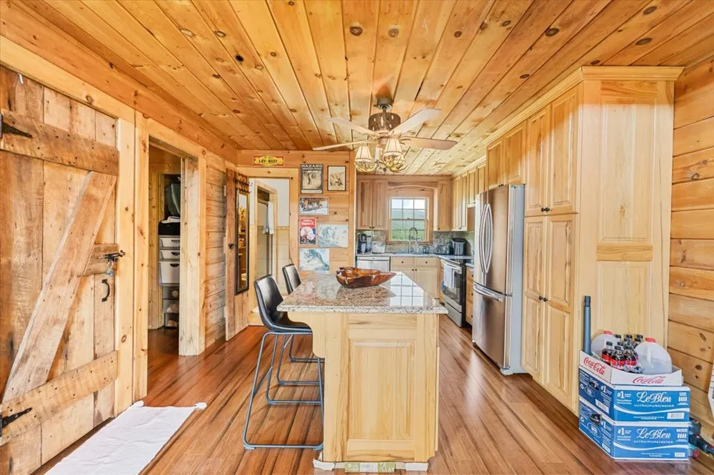 490 Mountain Springs Rd Tannersville, VA 24377