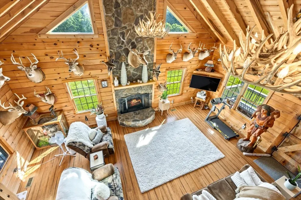 490 Mountain Springs Rd Tannersville, VA 24377