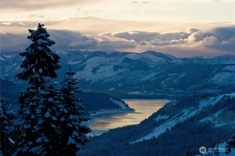 200 Pass Life Way #1 Snoqualmie Pass, WA 98068