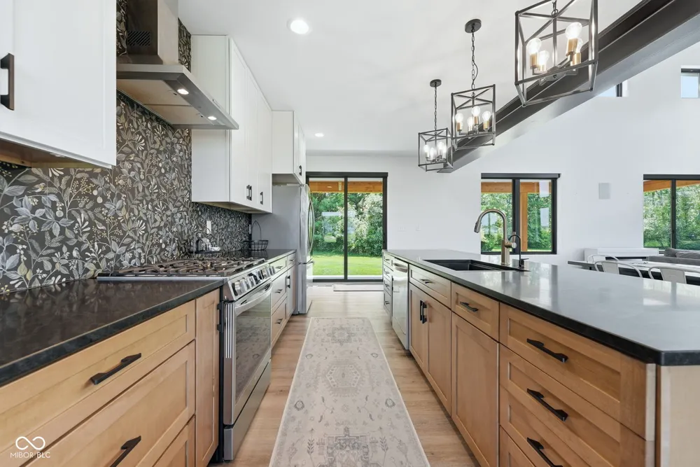 12352 Hoosier Road Fishers, IN 46037