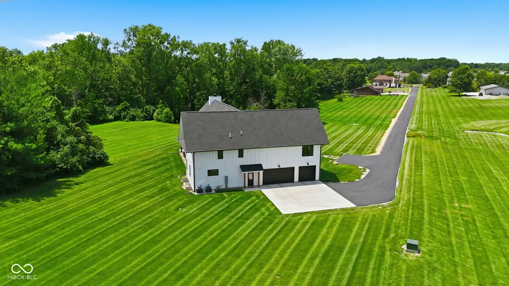 12352 Hoosier Road Fishers, IN 46037