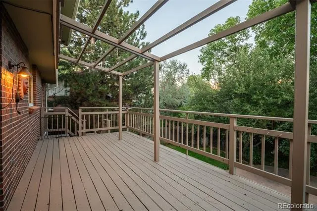 10562 E Maplewood Drive Englewood, CO 80111