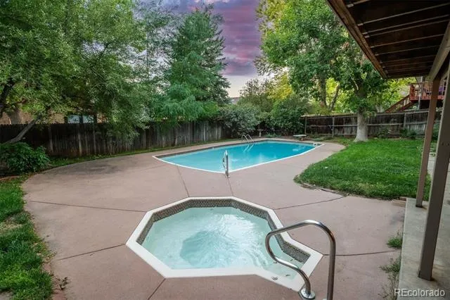 10562 E Maplewood Drive Englewood, CO 80111