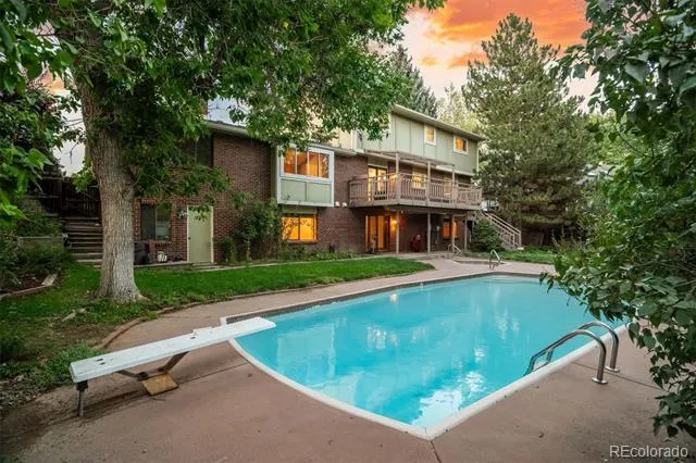 10562 E Maplewood Drive Englewood, CO 80111