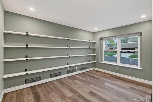 10562 E Maplewood Drive Englewood, CO 80111