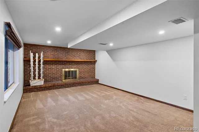 10562 E Maplewood Drive Englewood, CO 80111