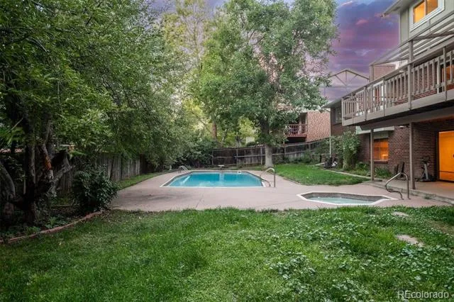 10562 E Maplewood Drive Englewood, CO 80111