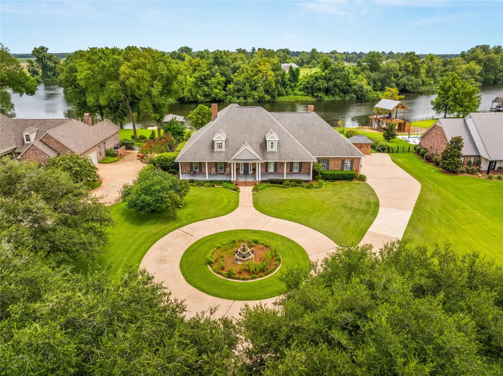 176 Starlight Pointe Natchitoches, LA 71457