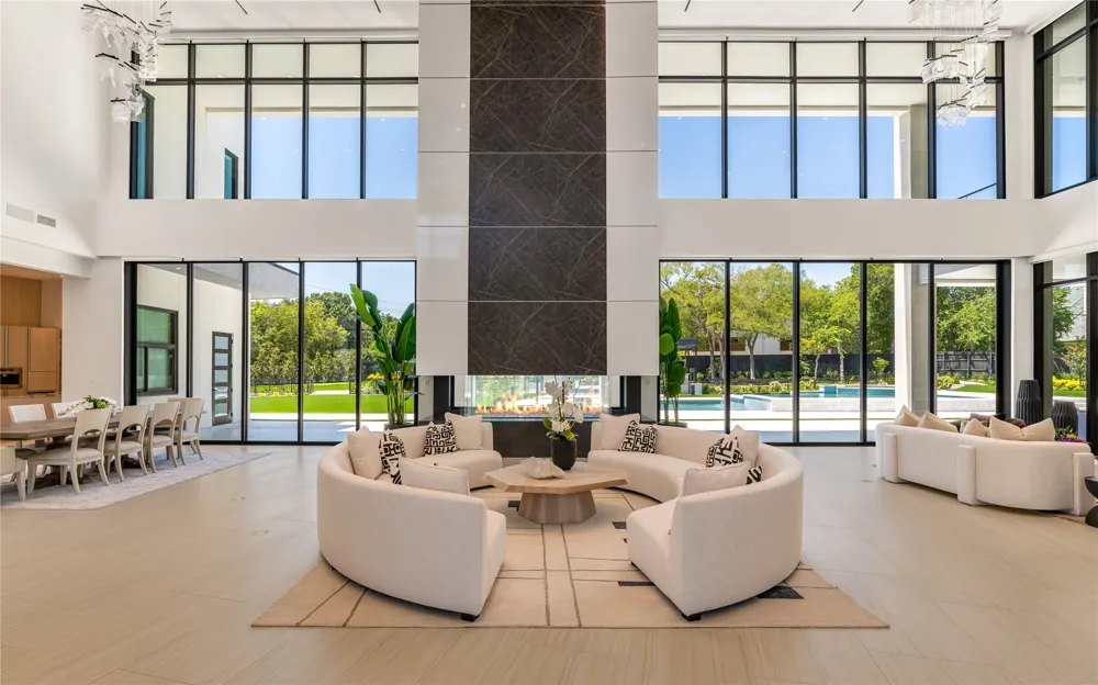 10011 Lennox Lane Dallas, TX 75229