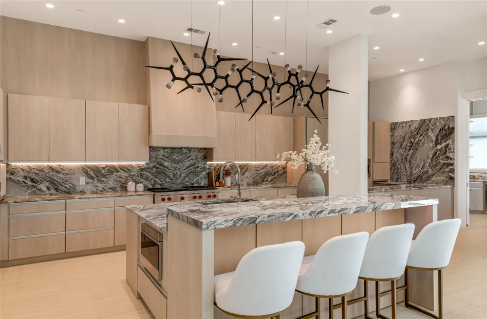 10011 Lennox Lane Dallas, TX 75229