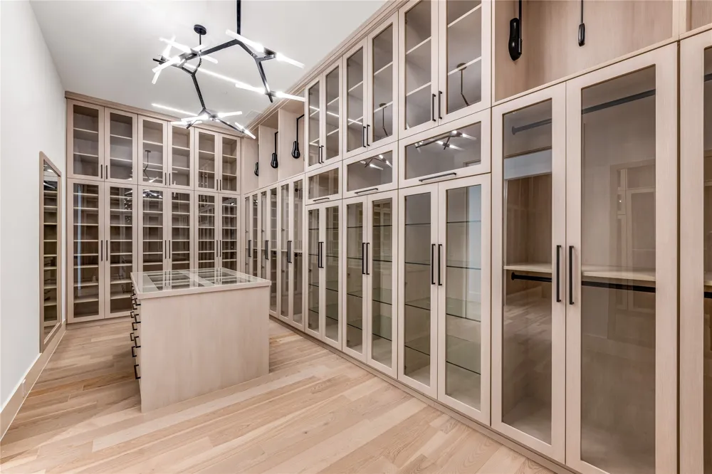 10011 Lennox Lane Dallas, TX 75229