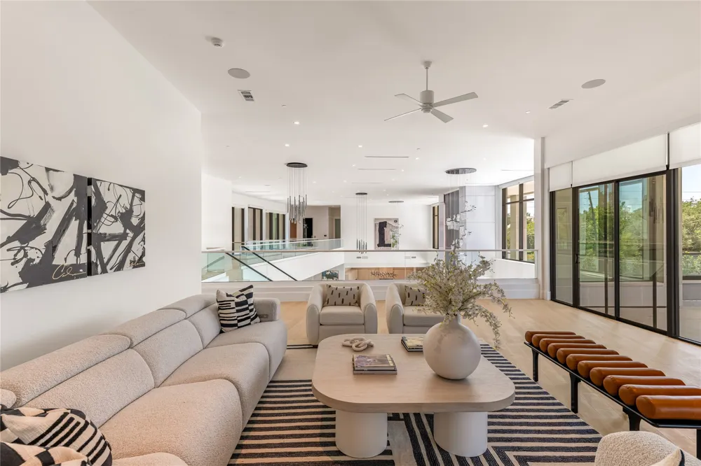 10011 Lennox Lane Dallas, TX 75229