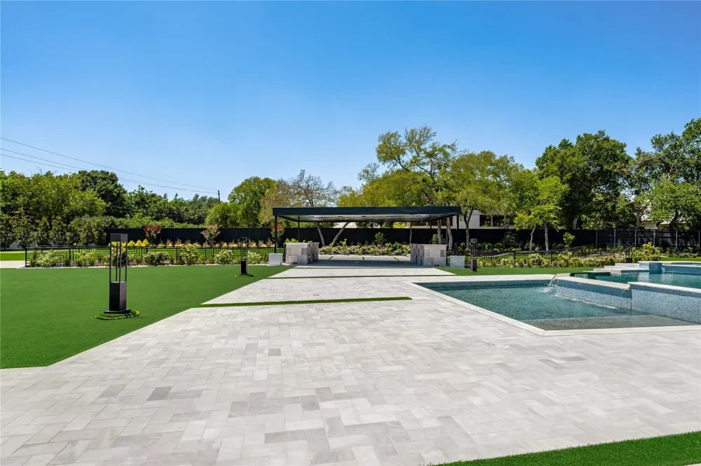 10011 Lennox Lane Dallas, TX 75229