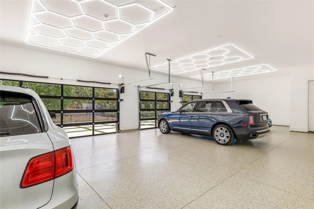 10011 Lennox Lane Dallas, TX 75229