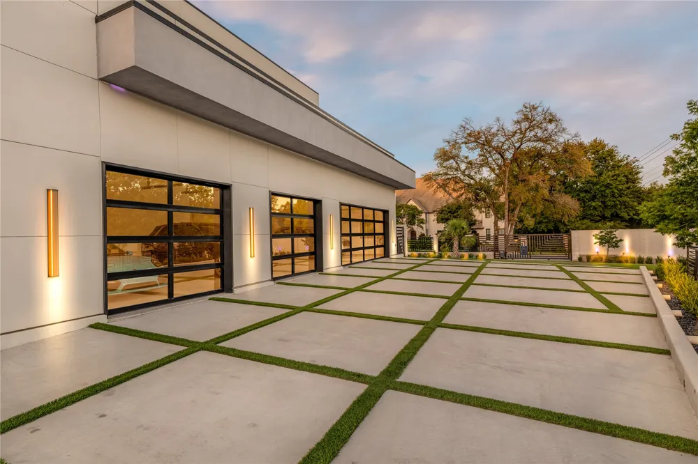 10011 Lennox Lane Dallas, TX 75229