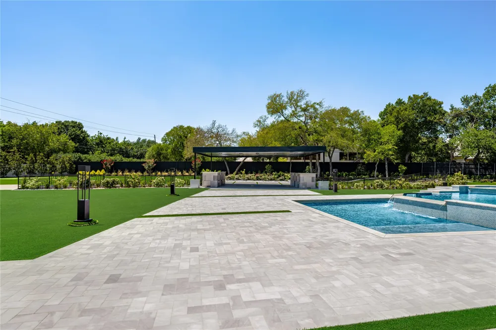 10011 Lennox Lane Dallas, TX 75229