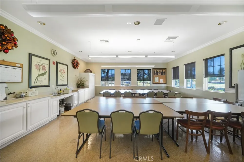 8071 Hazeltine Hemet, CA 92545