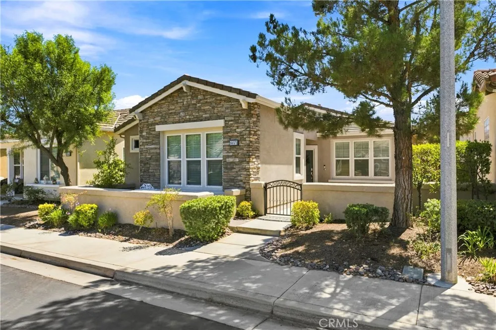 8071 Hazeltine Hemet, CA 92545