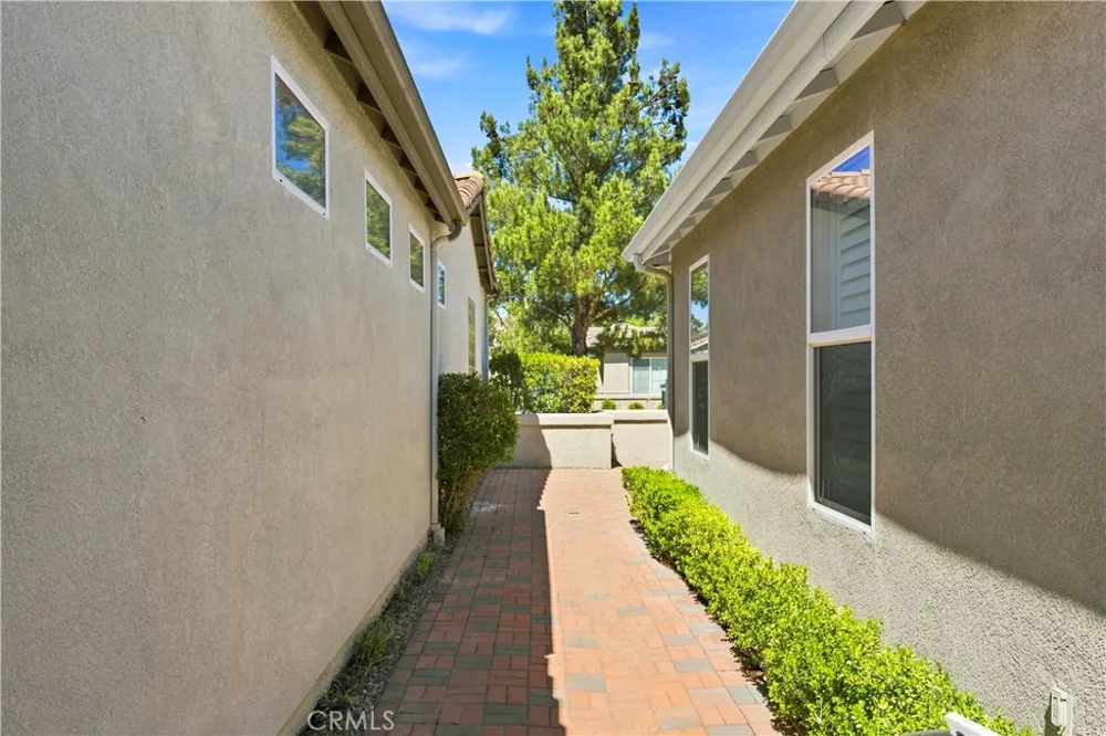 8071 Hazeltine Hemet, CA 92545
