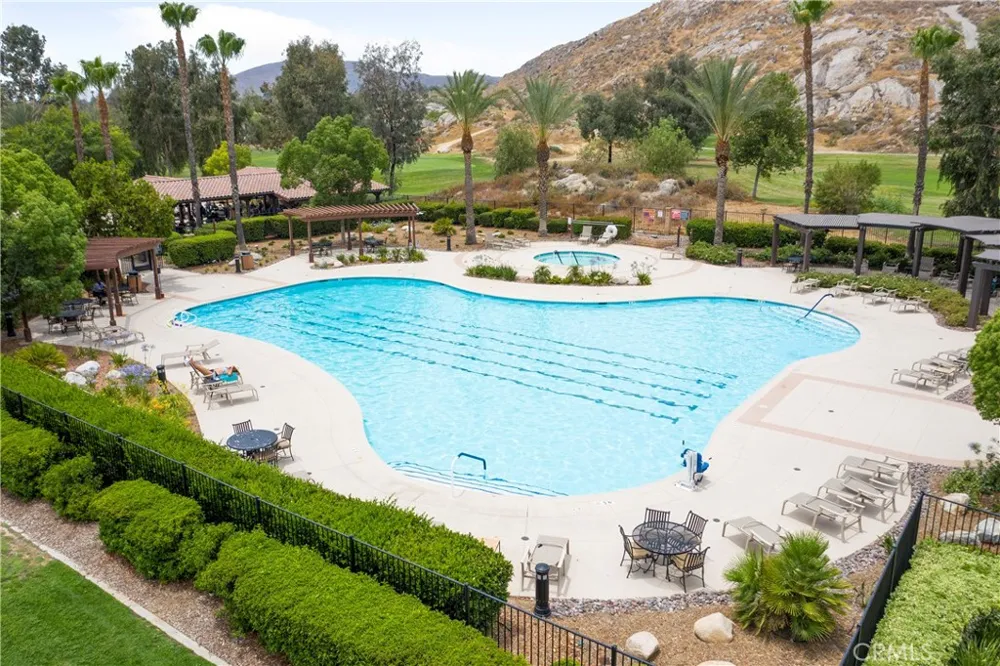 8071 Hazeltine Hemet, CA 92545
