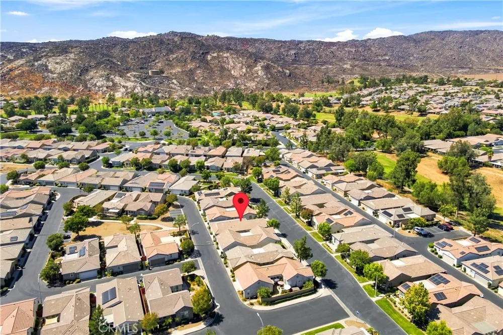 8071 Hazeltine Hemet, CA 92545