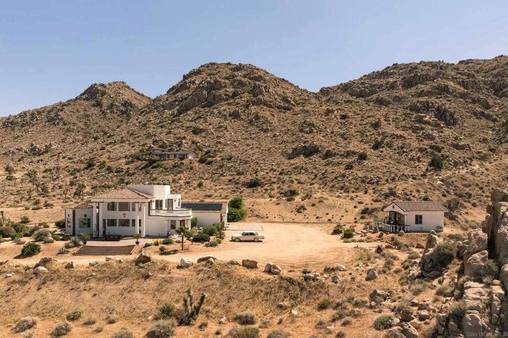 8022 Wesley Rd Joshua Tree, CA 92252