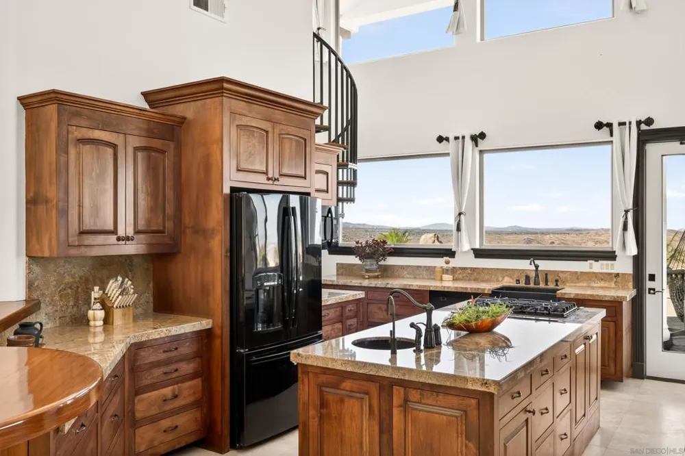 8022 Wesley Rd Joshua Tree, CA 92252