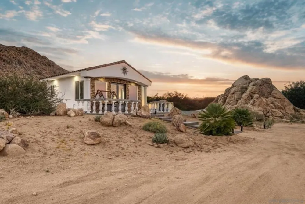 8022 Wesley Rd Joshua Tree, CA 92252