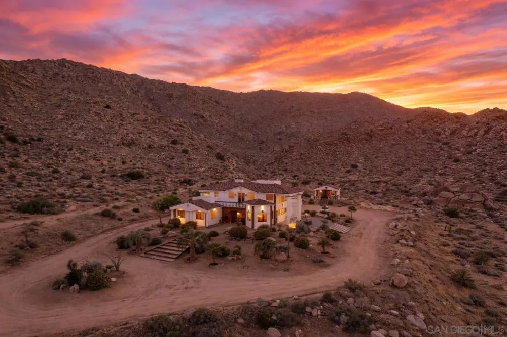 8022 Wesley Rd Joshua Tree, CA 92252
