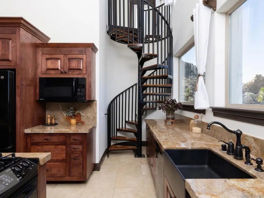8022 Wesley Rd Joshua Tree, CA 92252