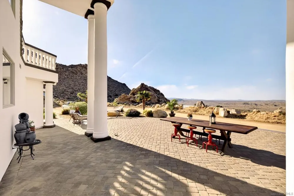 8022 Wesley Rd Joshua Tree, CA 92252
